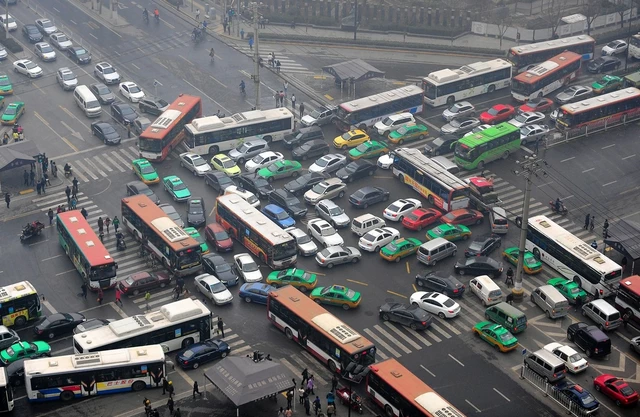 The impact of traffic congestion on urban air quality
